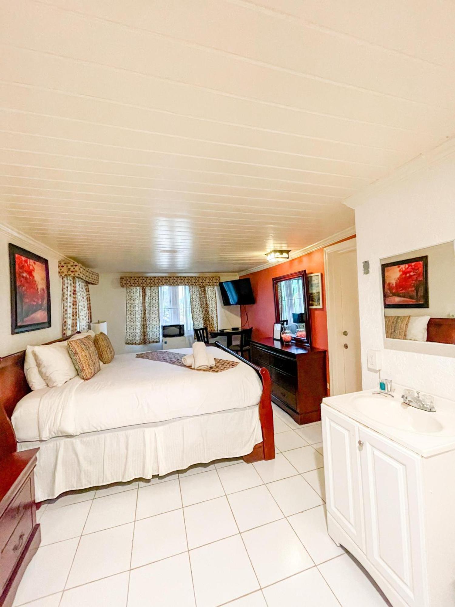 Golden Palms House 3* Nassau
