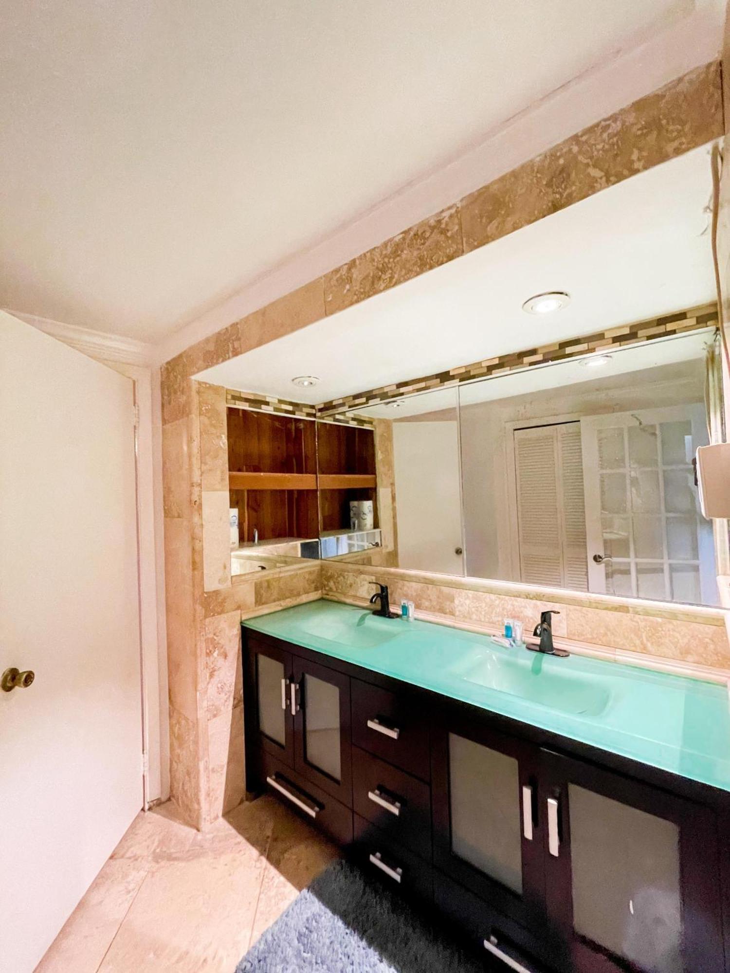 Golden Palms House Bed & Breakfast 3*